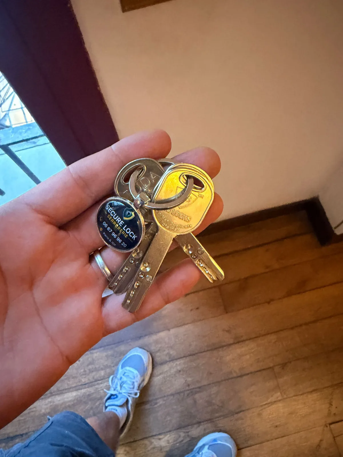 High-security keys after a lock replacement in Paris